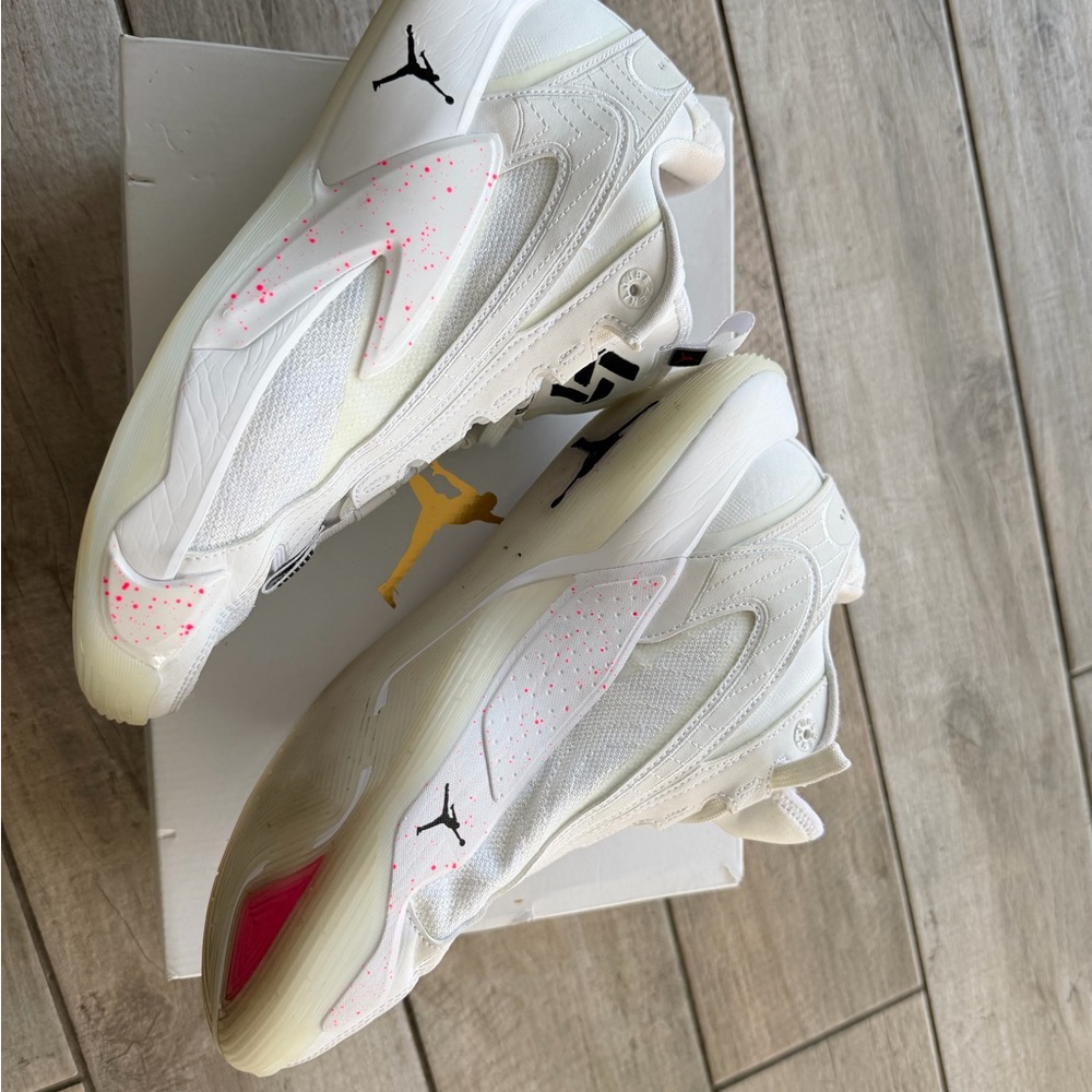 Nike Air Jordan Luka Doncic 2 White Hyper Pink Speckled DX8733-106 sz 9 mens